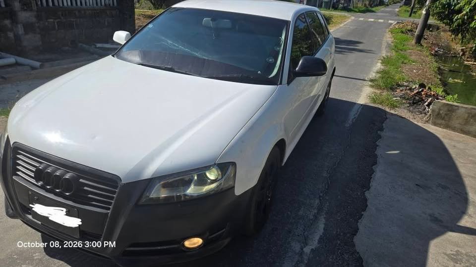 2010 Audi A3, photo 2 of 3