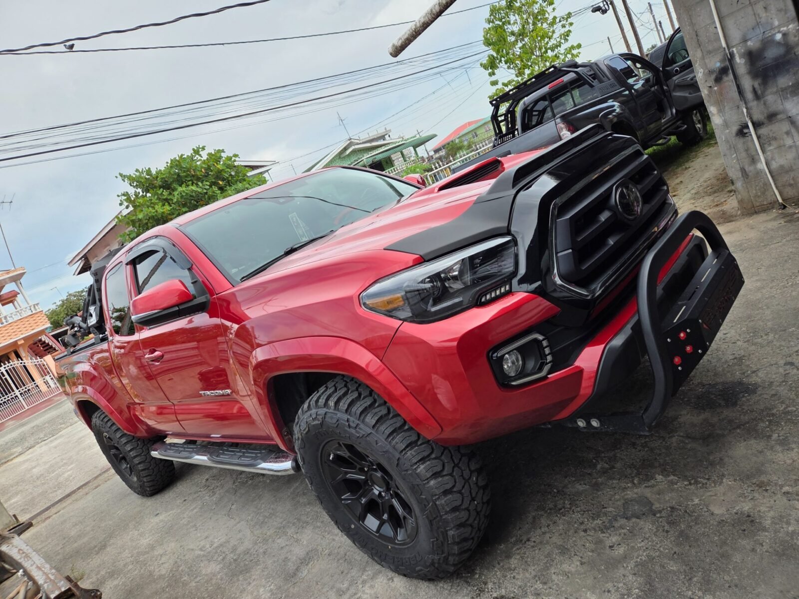 2020 Toyota Tacoma, photo 2 of 8