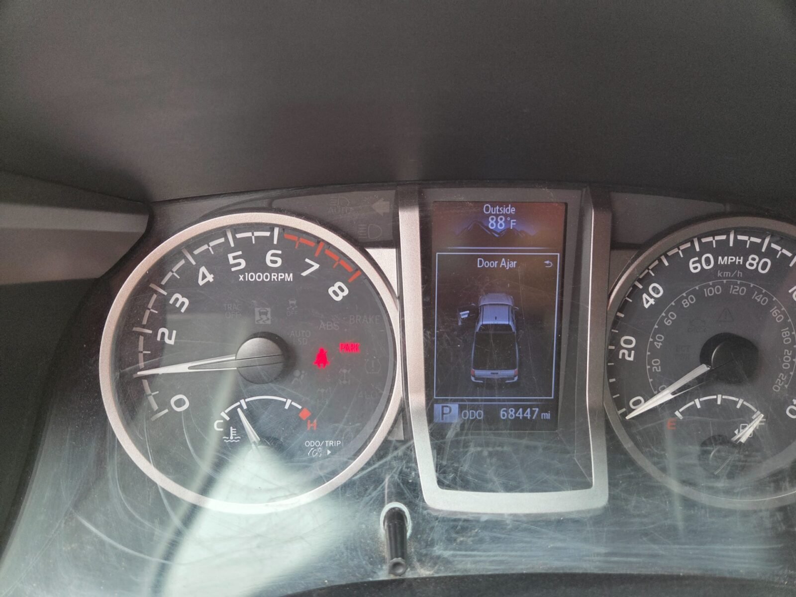 2020 Toyota Tacoma, photo 3 of 8
