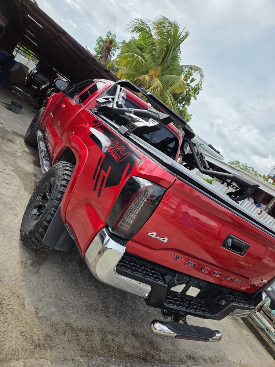 2020 Toyota Tacoma, photo 5 of 8