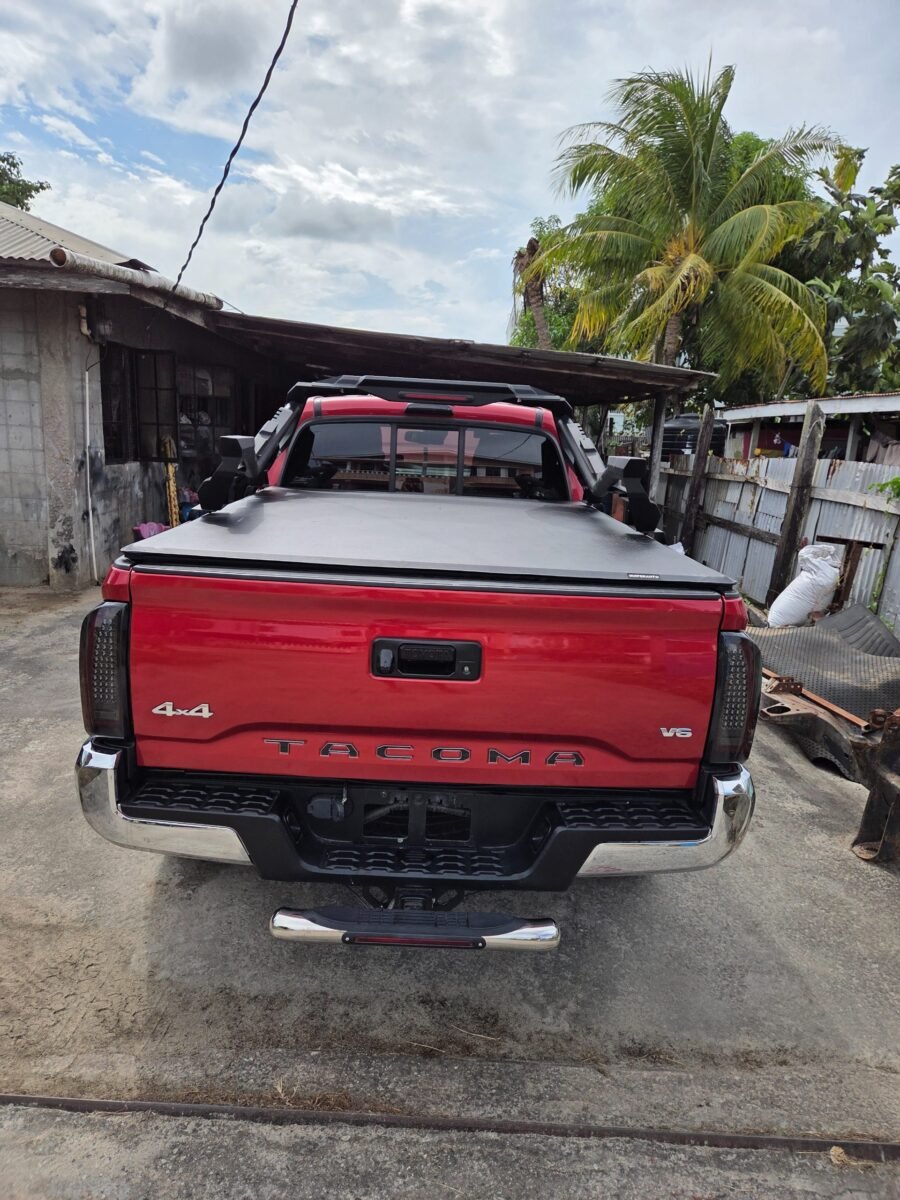 2020 Toyota Tacoma, photo 7 of 8